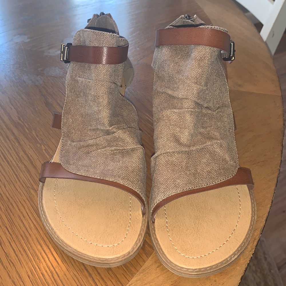 Blowfish Tan Brown Fabric Gladiator Sandals